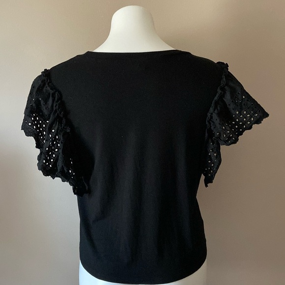 Allison New York Stretchy Black Tee Top with Eyelet Flutter Sleeves Size Medium - Picture 2 of 6